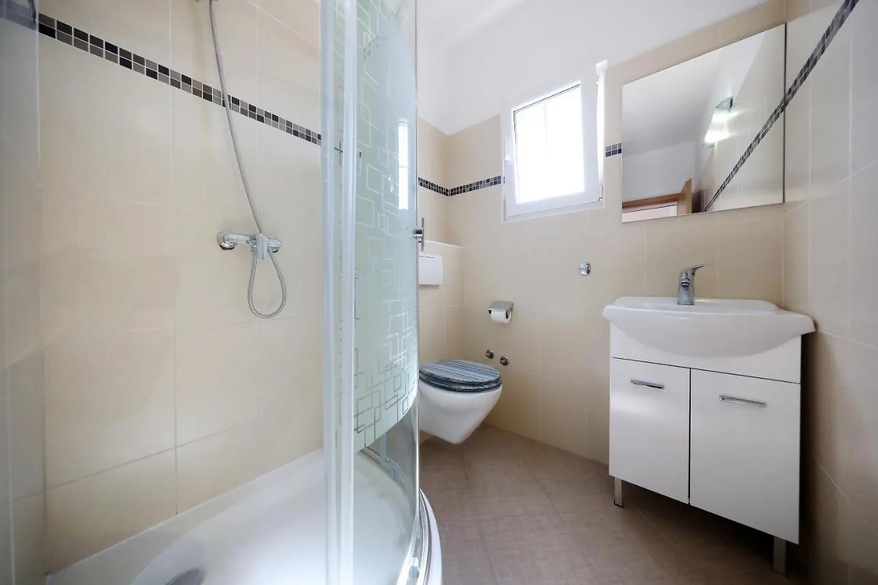 Rooms & Studio Apartmani Flower Bibinje Kroatien