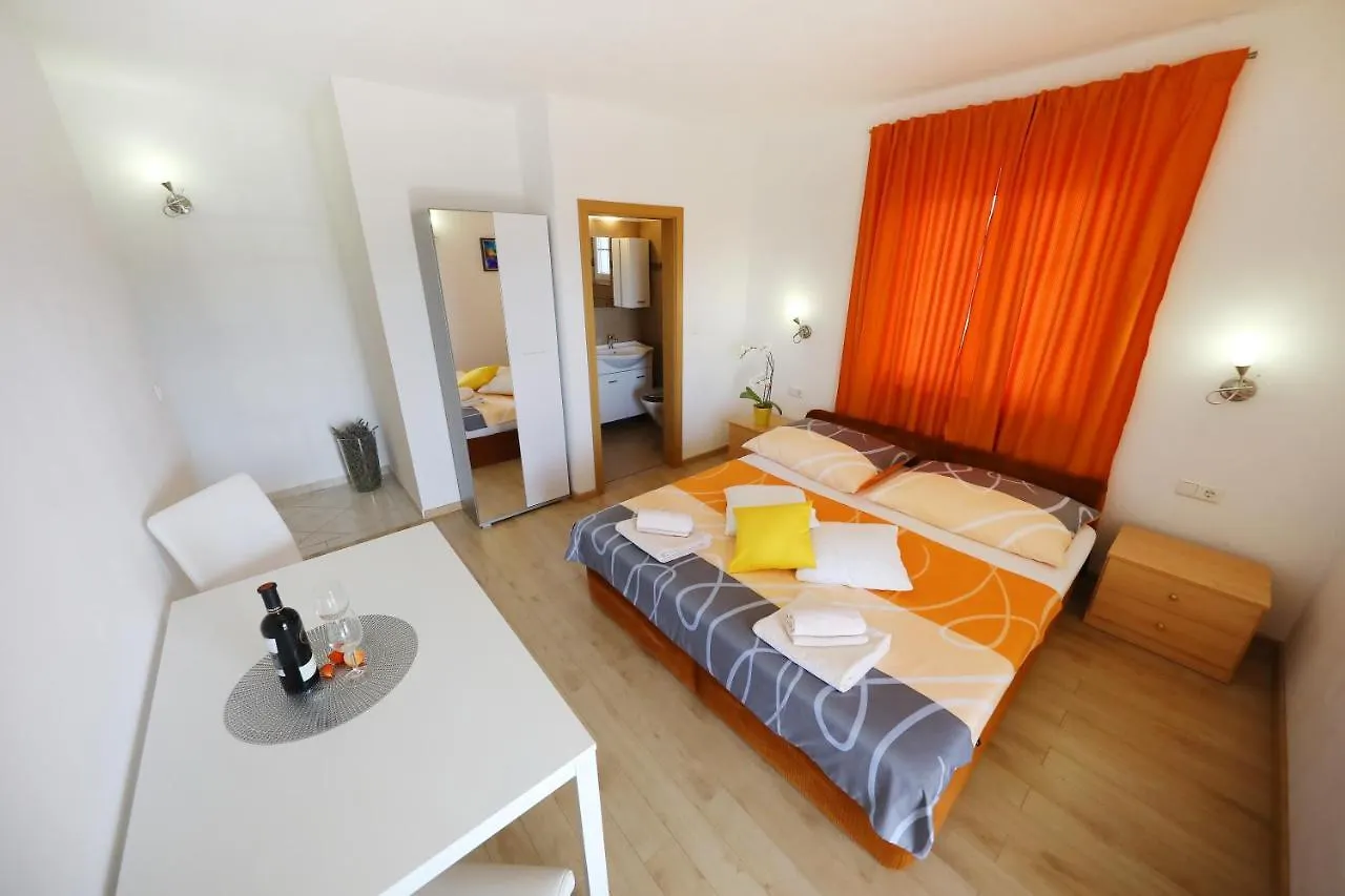 Rooms & Studio Apartmani Flower Bibinje Gasthof