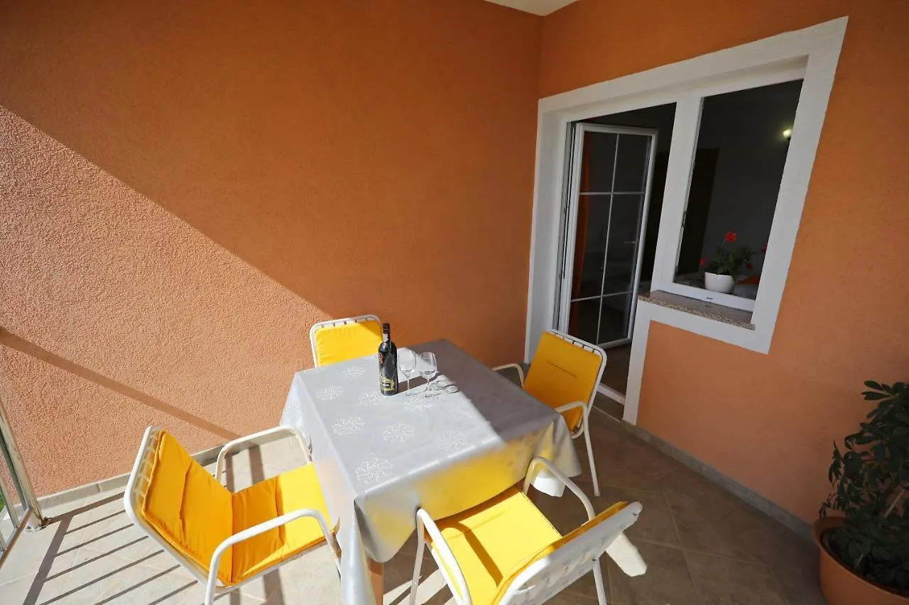 Rooms & Studio Apartmani Flower بيبينيا كرواتيا