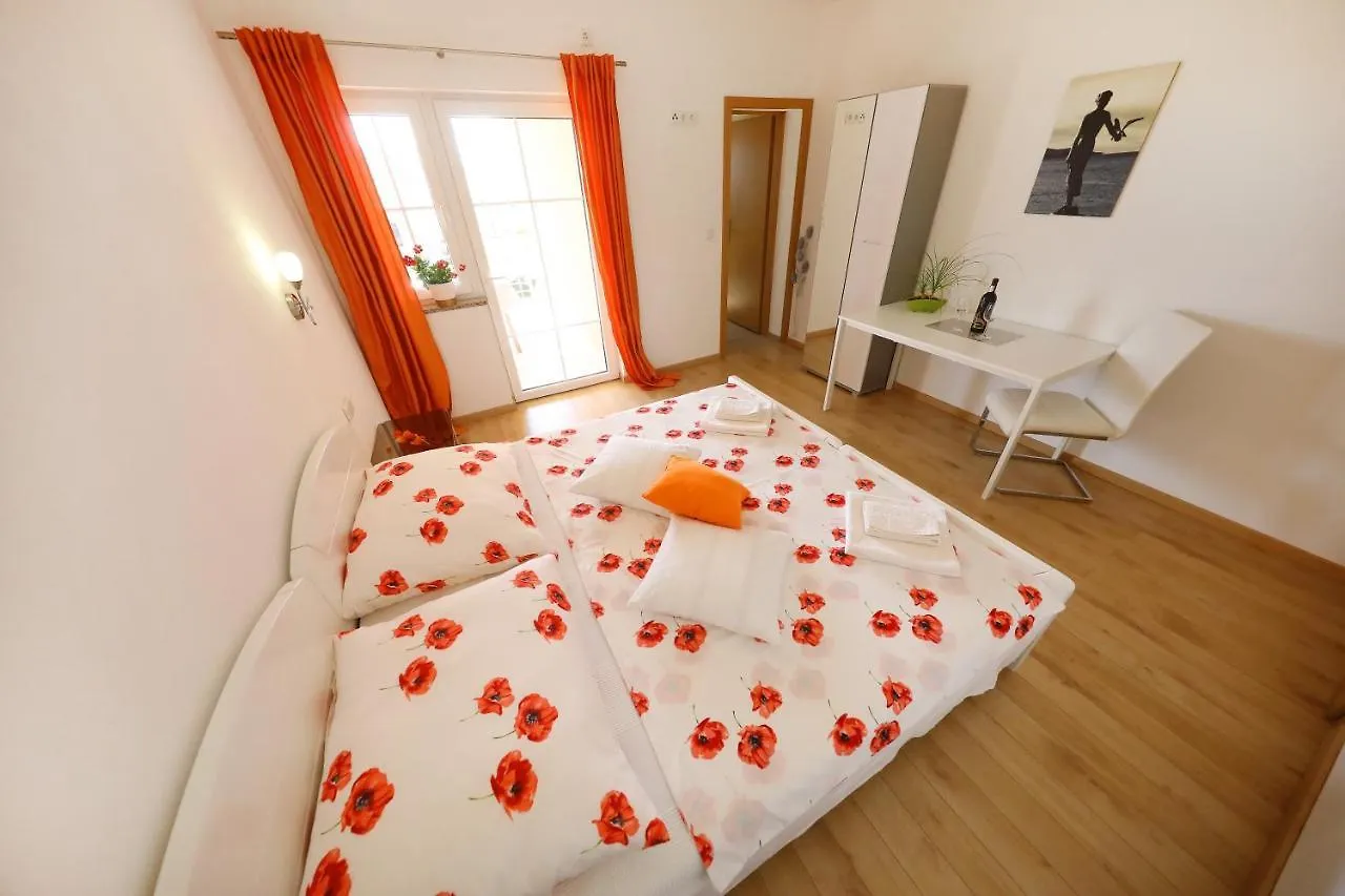 Rooms & Studio Apartmani Flower Bibinje 0*,
