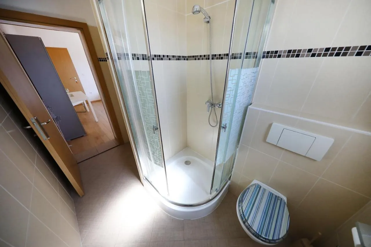 Gasthof Rooms & Studio Apartmani Flower Bibinje