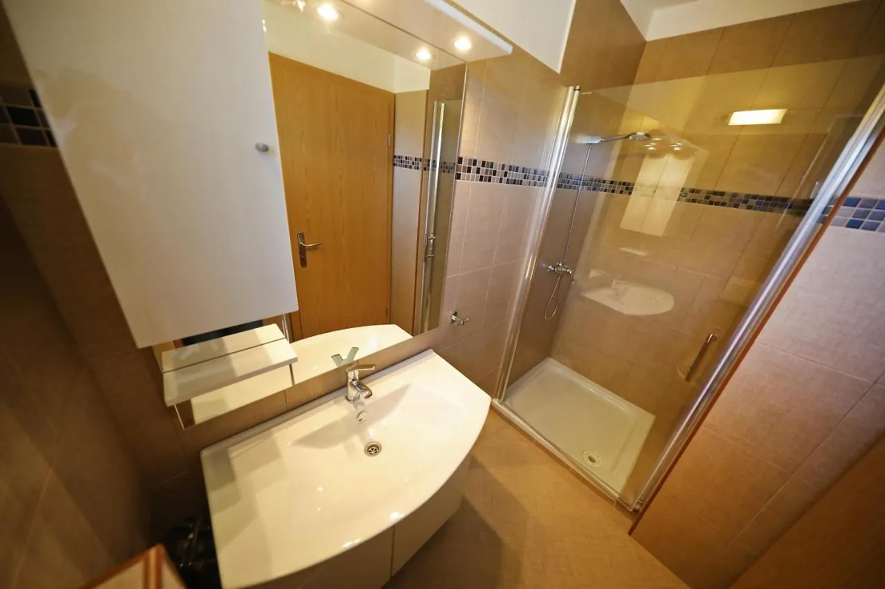 Gasthof Rooms & Studio Apartmani Flower Bibinje Kroatien