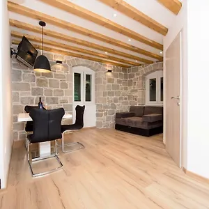 https://lucy-in-centre-apartment.splithotels.org